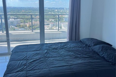 Condo in Miami, Florida, 1 bedroom № 1971806 - photo 7