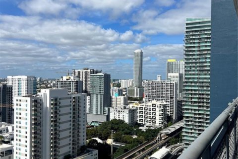 Condo in Miami, Florida, 1 bedroom № 1971806 - photo 2