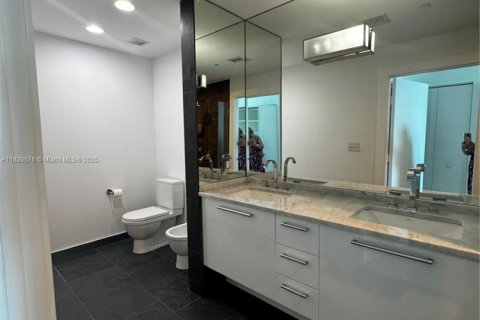 Condo in Miami, Florida, 2 bedrooms  № 1888862 - photo 24