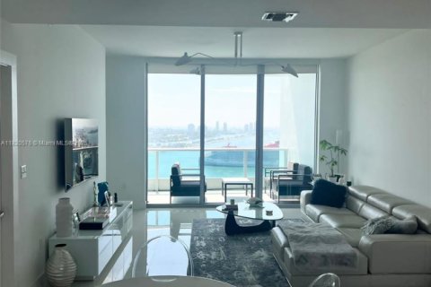 Condo in Miami, Florida, 2 bedrooms  № 1888862 - photo 12