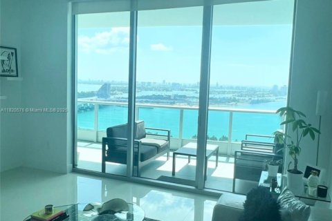 Condo in Miami, Florida, 2 bedrooms  № 1888862 - photo 6
