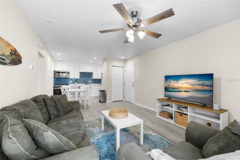 Condo in Gainesville, Florida, 2 bedrooms  № 1804020 - photo 6