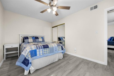 Condo in Gainesville, Florida, 2 bedrooms  № 1804020 - photo 13