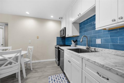 Condo in Gainesville, Florida, 2 bedrooms  № 1804020 - photo 9