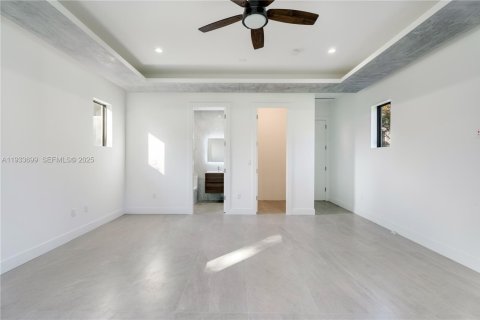 Купить виллу или дом в Майами, Флорида 8 спален, 535.49м2, № 1991931 - фото 30