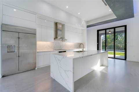 Купить виллу или дом в Майами, Флорида 8 спален, 535.49м2, № 1991931 - фото 16