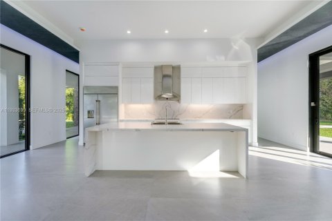 Купить виллу или дом в Майами, Флорида 8 спален, 535.49м2, № 1991931 - фото 15