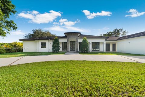 Купить виллу или дом в Майами, Флорида 8 спален, 535.49м2, № 1991931 - фото 5