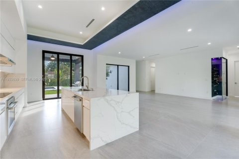 Купить виллу или дом в Майами, Флорида 8 спален, 535.49м2, № 1991931 - фото 19