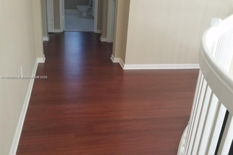 Villa ou maison à louer à Aventura, Floride: 5 chambres, 264.03 m2 № 1741384 - photo 16