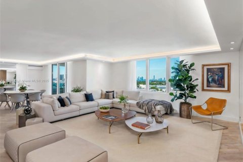 Condominio en venta en Miami Beach, Florida, 3 dormitorios, 230.4 m2 № 1855315 - foto 2