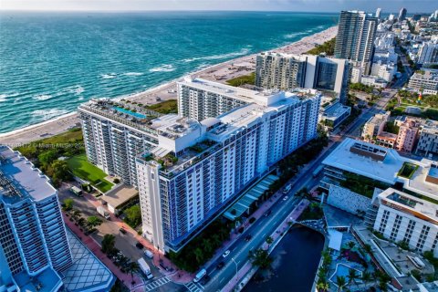 Condominio en venta en Miami Beach, Florida, 3 dormitorios, 230.4 m2 № 1855315 - foto 19
