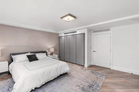 Condominio en venta en Miami Beach, Florida, 3 dormitorios, 230.4 m2 № 1855315 - foto 16