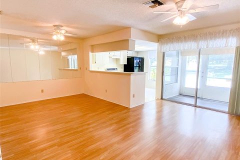 House in Dunedin, Florida 1 bedroom, 61.32 sq.m. № 2213915 - photo 8