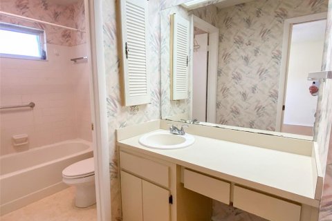House in Dunedin, Florida 1 bedroom, 61.32 sq.m. № 2213915 - photo 14