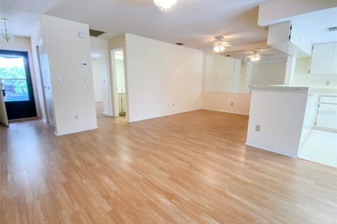 House in Dunedin, Florida 1 bedroom, 61.32 sq.m. № 2213915 - photo 10