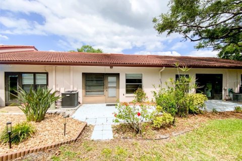 House in Dunedin, Florida 1 bedroom, 61.32 sq.m. № 2213915 - photo 19
