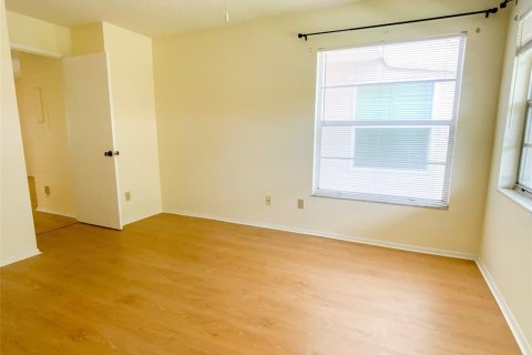 House in Dunedin, Florida 1 bedroom, 61.32 sq.m. № 2213915 - photo 12