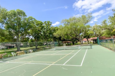 House in Dunedin, Florida 1 bedroom, 61.32 sq.m. № 2213915 - photo 25