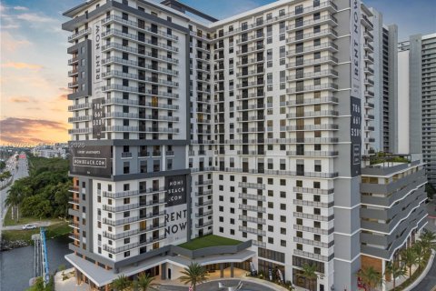 House in North Miami Beach, Florida 1 bedroom № 2040980 - photo 30