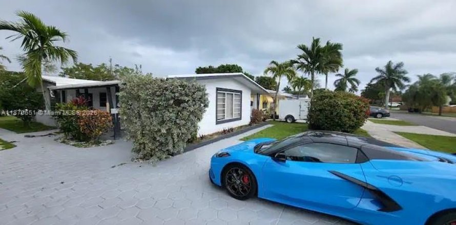 Villa ou maison à Hallandale Beach, Floride 2 chambres, 120.12 m2 № 1895468