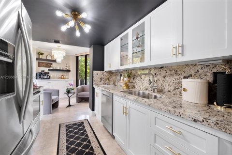Condominio en venta en Miami, Florida, 2 dormitorios, 142.88 m2 № 2254633 - foto 15