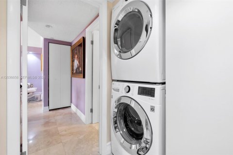 Condominio en venta en Miami, Florida, 2 dormitorios, 142.88 m2 № 2254633 - foto 25