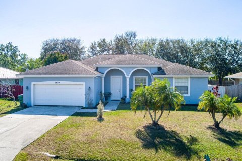 House in Port St. Lucie, Florida 4 bedrooms, 197.88 sq.m. № 2170094 - photo 2