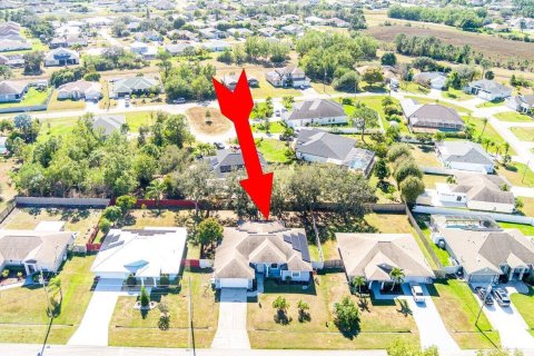 House in Port St. Lucie, Florida 4 bedrooms, 197.88 sq.m. № 2170094 - photo 9