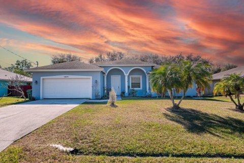House in Port St. Lucie, Florida 4 bedrooms, 197.88 sq.m. № 2170094