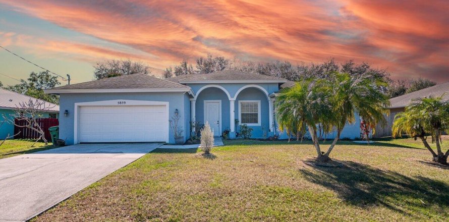 House in Port St. Lucie, Florida 4 bedrooms, 197.88 sq.m. № 2170094