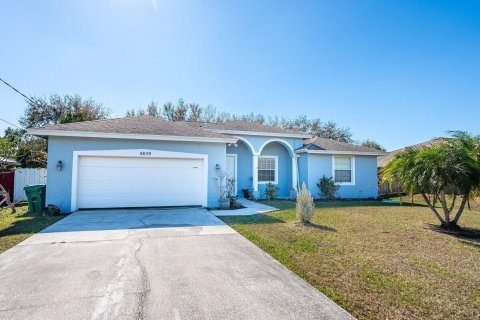 House in Port St. Lucie, Florida 4 bedrooms, 197.88 sq.m. № 2170094 - photo 4