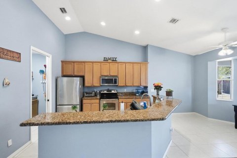 House in Port St. Lucie, Florida 4 bedrooms, 197.88 sq.m. № 2170094 - photo 19