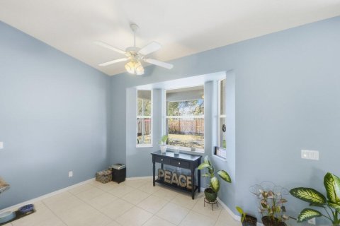 House in Port St. Lucie, Florida 4 bedrooms, 197.88 sq.m. № 2170094 - photo 13