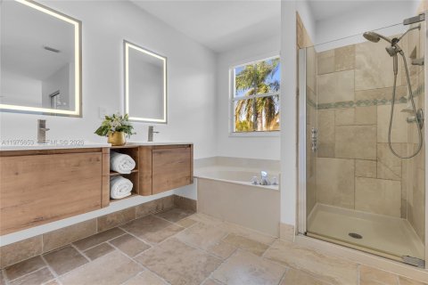 House in Weston, Florida 5 bedrooms, 230.58 sq.m. № 2041731 - photo 28