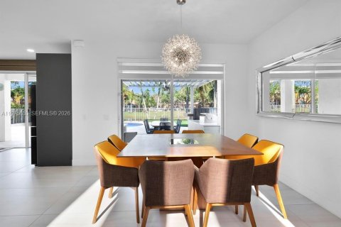 House in Weston, Florida 5 bedrooms, 230.58 sq.m. № 2041731 - photo 10