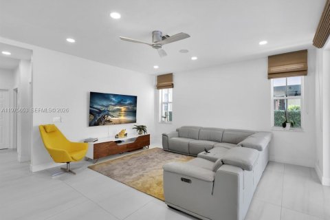 House in Weston, Florida 5 bedrooms, 230.58 sq.m. № 2041731 - photo 20