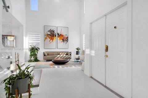 House in Weston, Florida 5 bedrooms, 230.58 sq.m. № 2041731 - photo 4