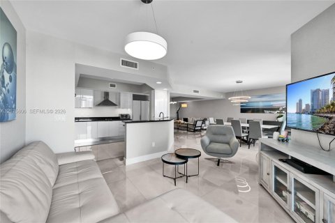 Condo in Aventura, Florida, 4 bedrooms  № 2339929 - photo 11