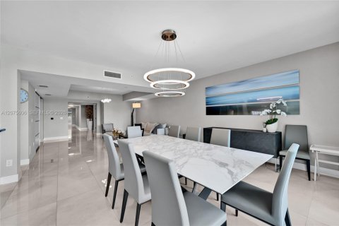 Condo in Aventura, Florida, 4 bedrooms  № 2339929 - photo 12