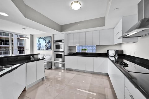 Condo in Aventura, Florida, 4 bedrooms  № 2339929 - photo 4