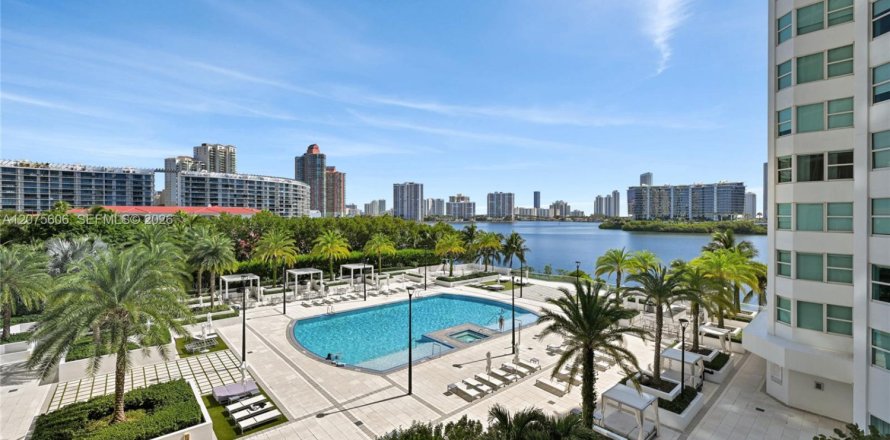 Condo in Aventura, Florida, 4 bedrooms  № 2339929