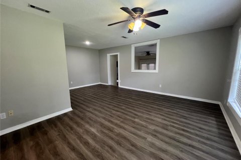 House in Gainesville, Florida 4 bedrooms, 197.32 sq.m. № 1894905 - photo 4