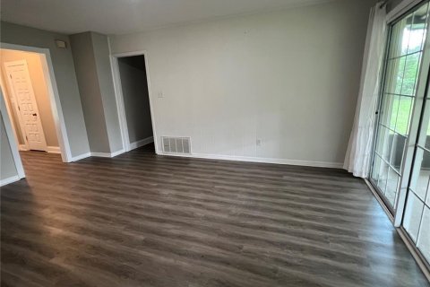 House in Gainesville, Florida 4 bedrooms, 197.32 sq.m. № 1894905 - photo 8