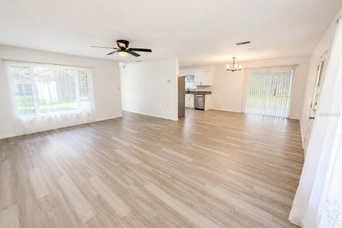 Villa ou maison à vendre à Dunnellon, Floride: 2 chambres, 106.37 m2 № 2259259 - photo 5