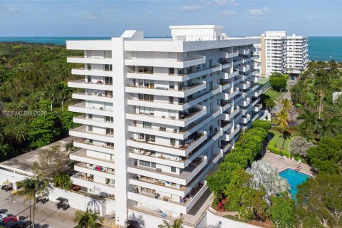 Condo in Key Biscayne, Florida, 3 bedrooms  № 2068116 - photo 12