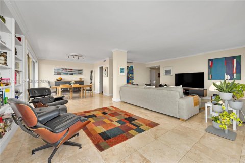 Condo in Key Biscayne, Florida, 3 bedrooms  № 2068116 - photo 24
