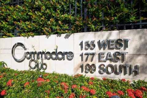 Condo in Key Biscayne, Florida, 3 bedrooms  № 2068116 - photo 14