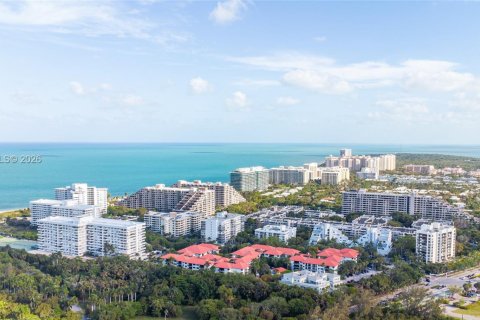 Condo in Key Biscayne, Florida, 3 bedrooms  № 2068116 - photo 3