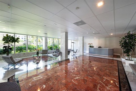 Condo in Key Biscayne, Florida, 3 bedrooms  № 2068116 - photo 16